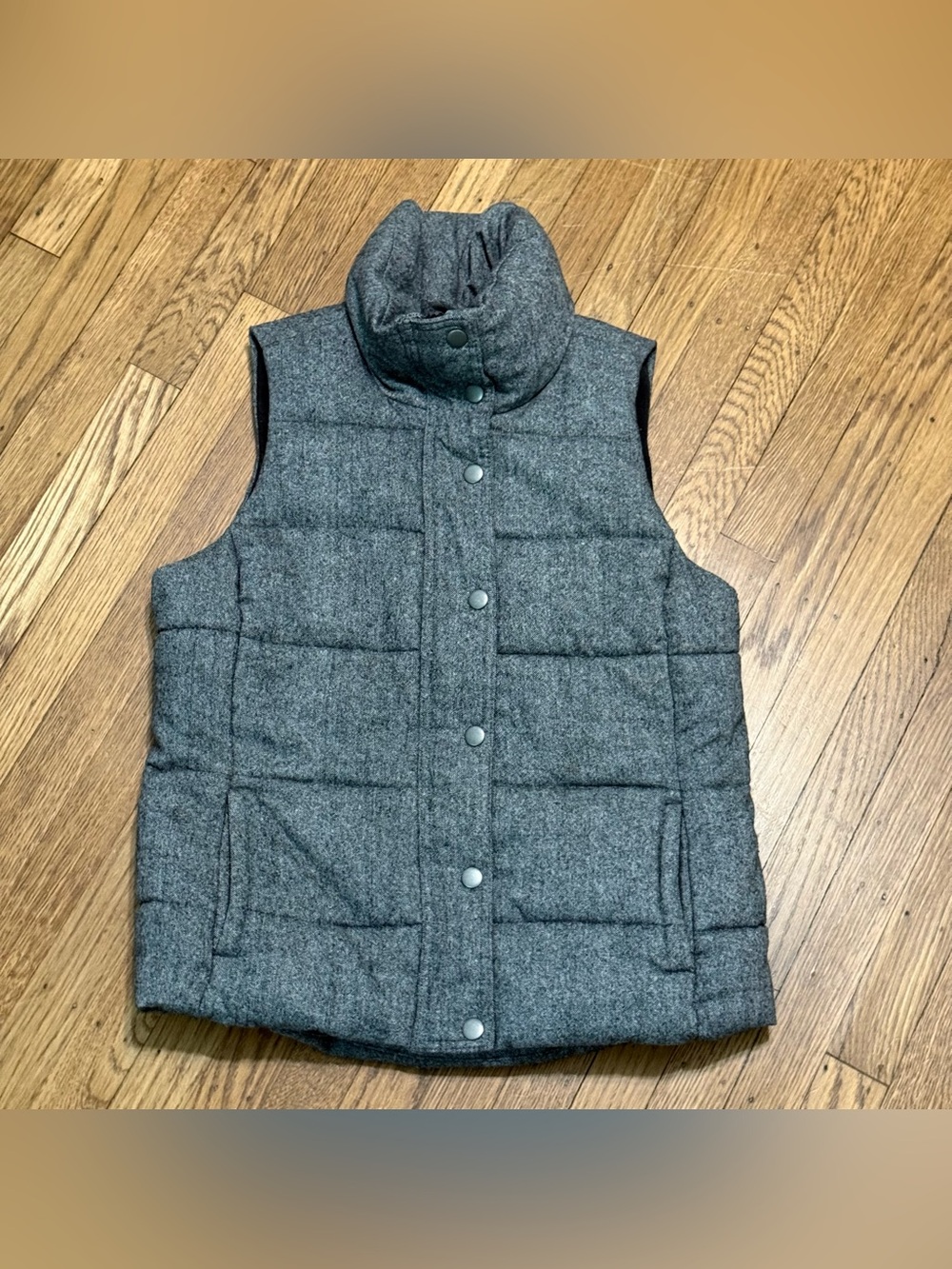 Old Navy Heather Gray Quilted Puffer Vest Women’s size Medium